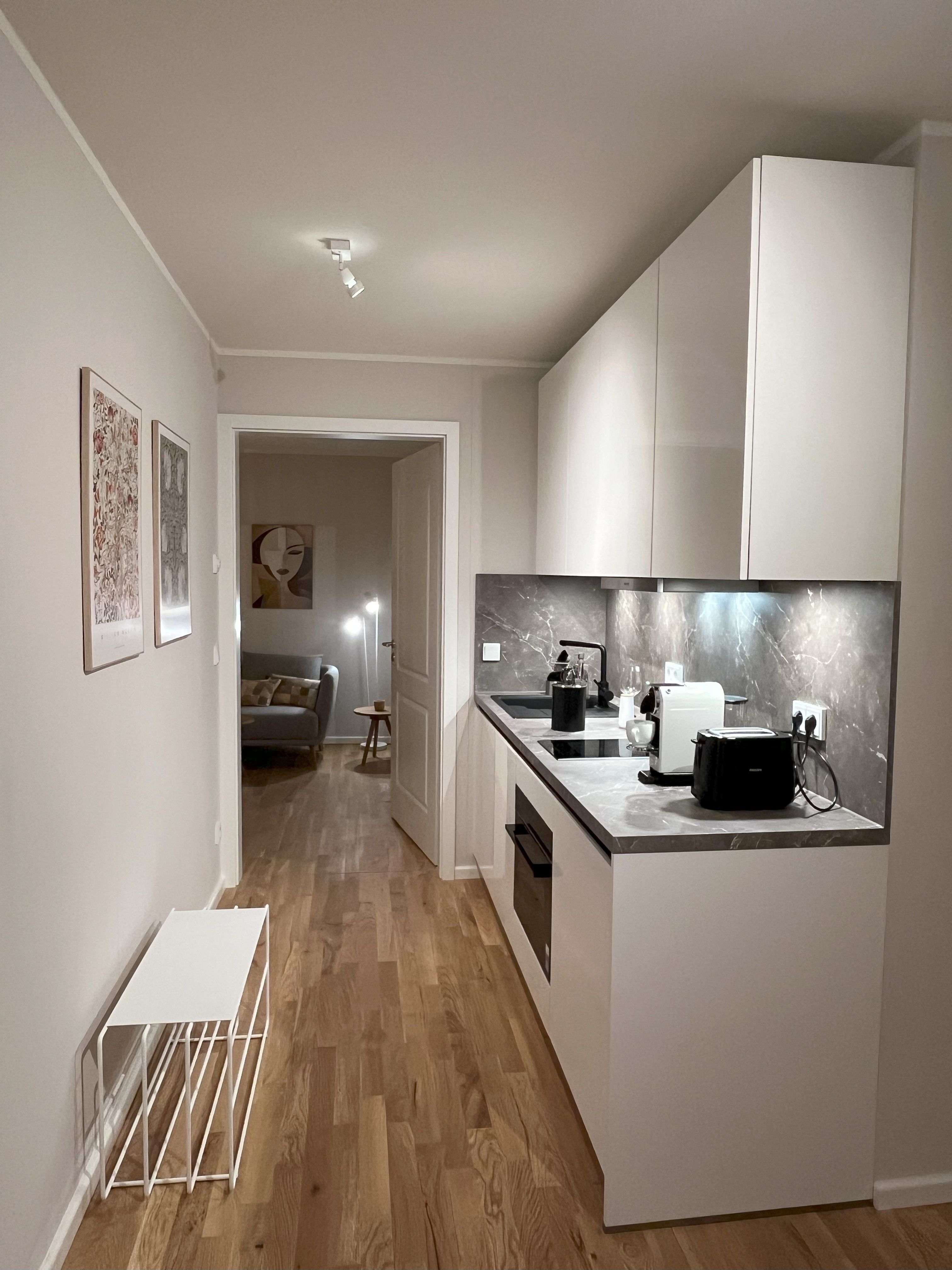 Modern Apartment Opposite Sanssouci Park – Sleeps 2 Adults - Bedroom / Living Room / Study Room / Ki - Modern Apartment Opposite Sanssouci Park – Sleeps 2 Adults - Bedroom / Living Room / Study Room / Kitchen - Gallery - 18