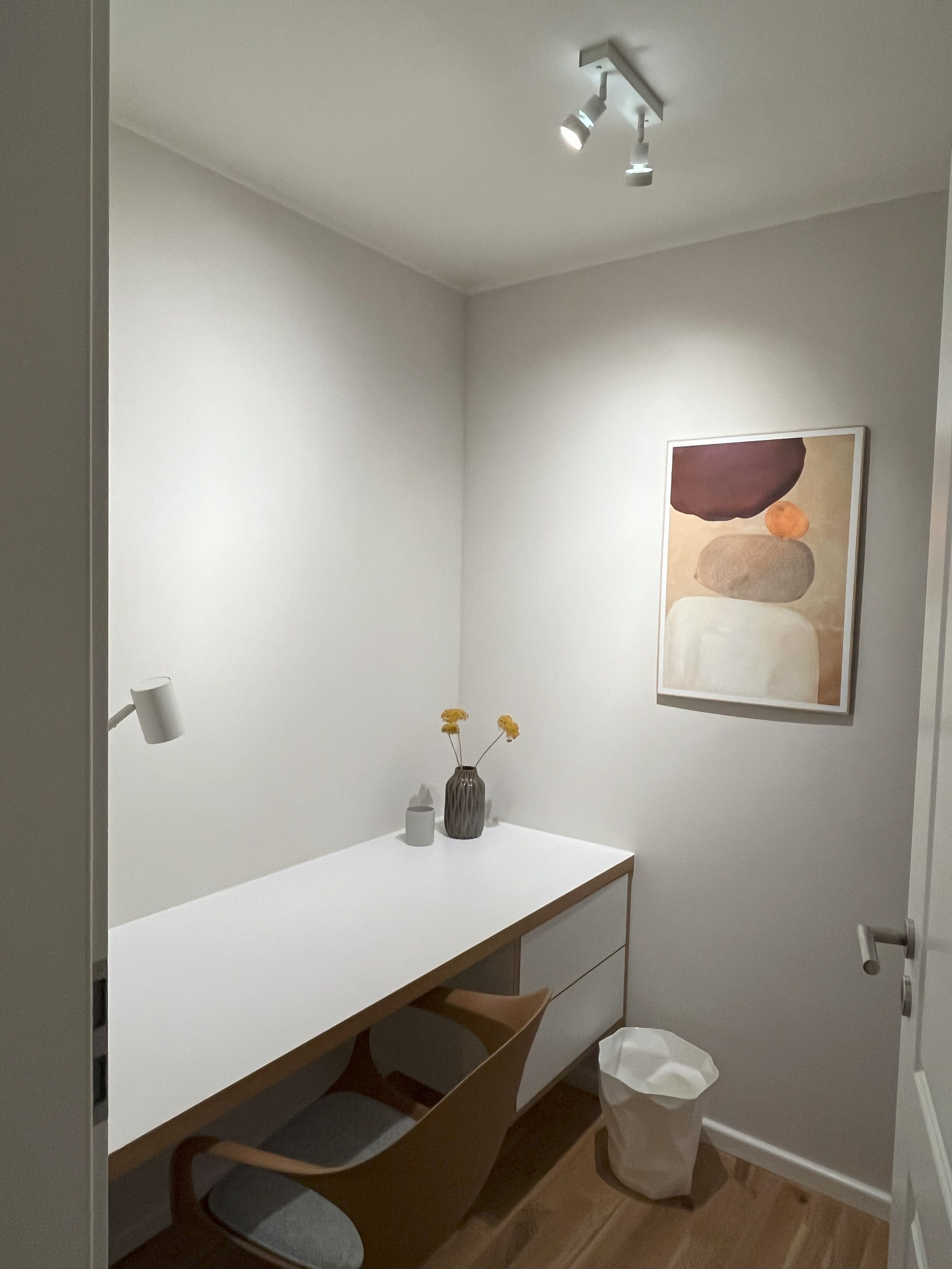 Modern Apartment Opposite Sanssouci Park – Sleeps 2 Adults - Bedroom / Living Room / Study Room / Ki - Modern Apartment Opposite Sanssouci Park – Sleeps 2 Adults - Bedroom / Living Room / Study Room / Kitchen - Gallery - 11