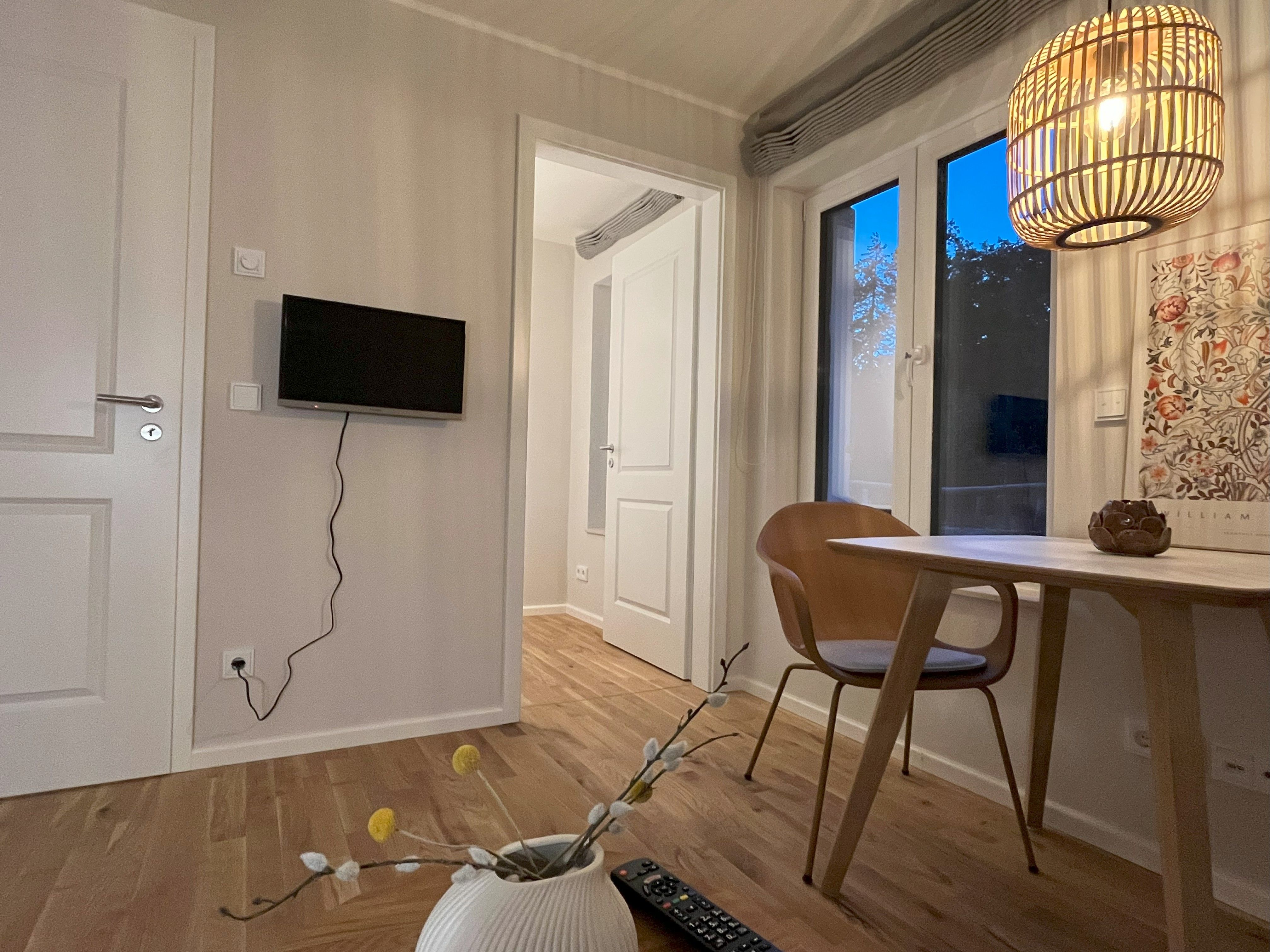 Modern Apartment Opposite Sanssouci Park – Sleeps 2 Adults - Bedroom / Living Room / Study Room / Ki - Modern Apartment Opposite Sanssouci Park – Sleeps 2 Adults - Bedroom / Living Room / Study Room / Kitchen - Gallery - 22