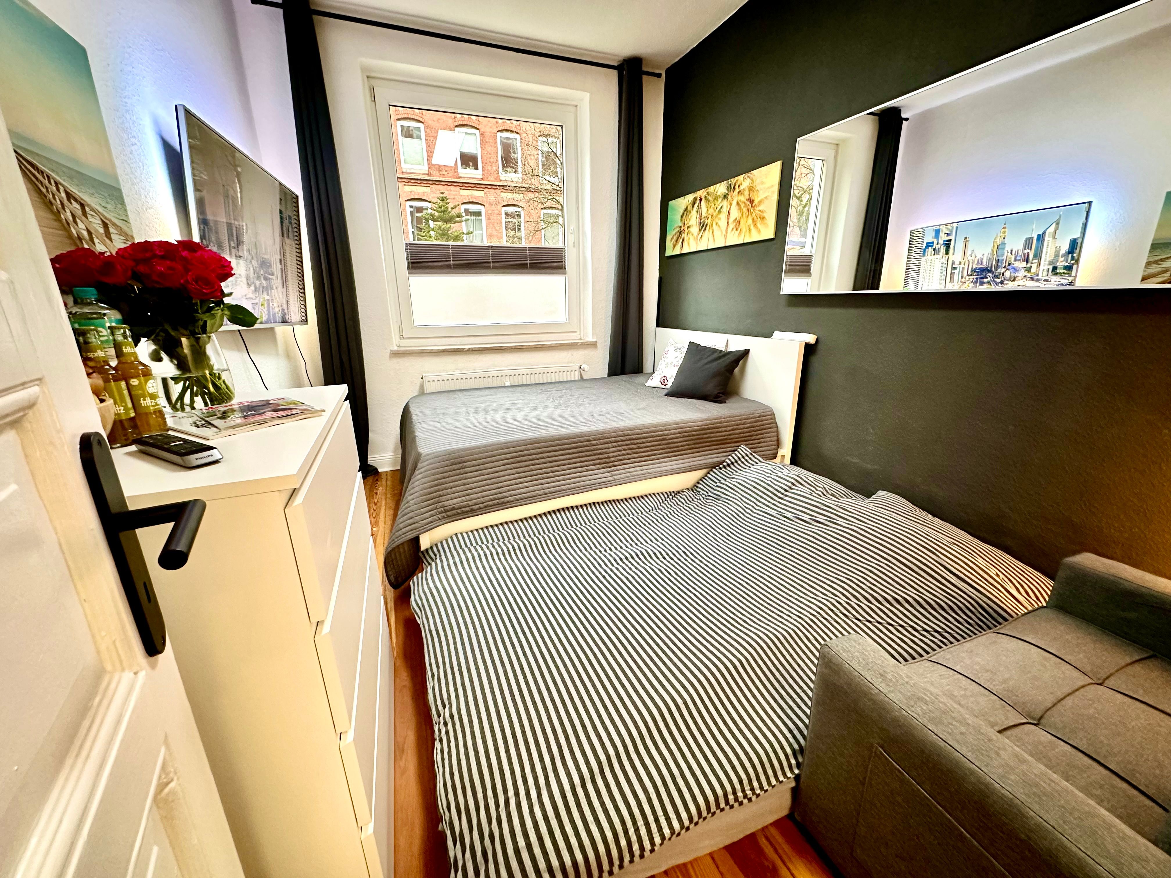 Refurbished 1 Room Apartment In Kiel City - 9