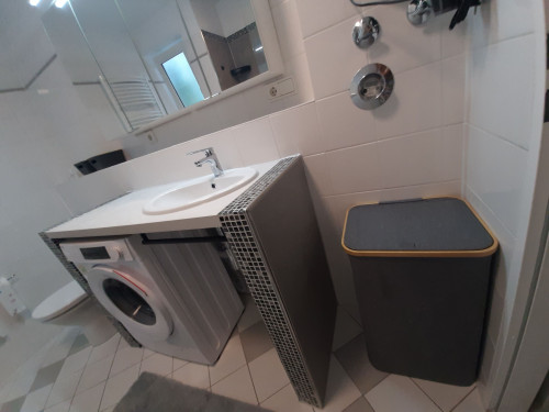 Live quietly between two state capitalsBerlin and Potsdam).