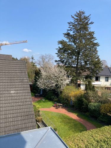 Spacious new apartment with large balcony near the airport