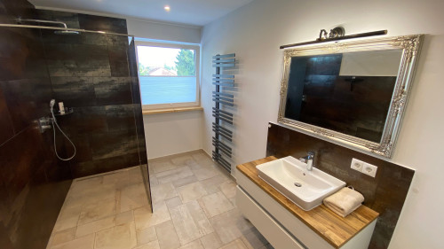 Spacious new apartment with large balcony near the airport