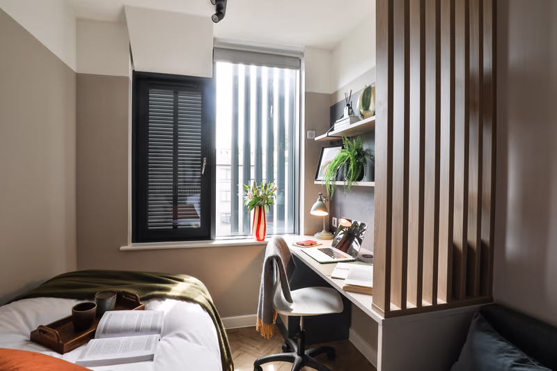Premium 3 Bed Apartment - Accessible - The Exchange - Gallery - 1
