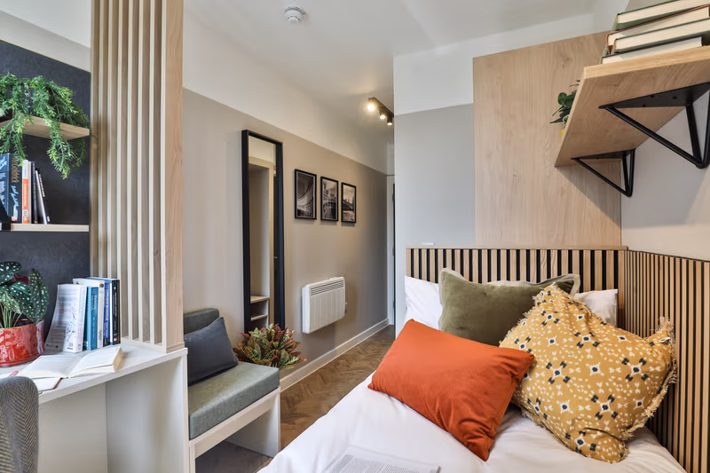 Premium 2 Bed Apartment - The Exchange - Gallery - 1