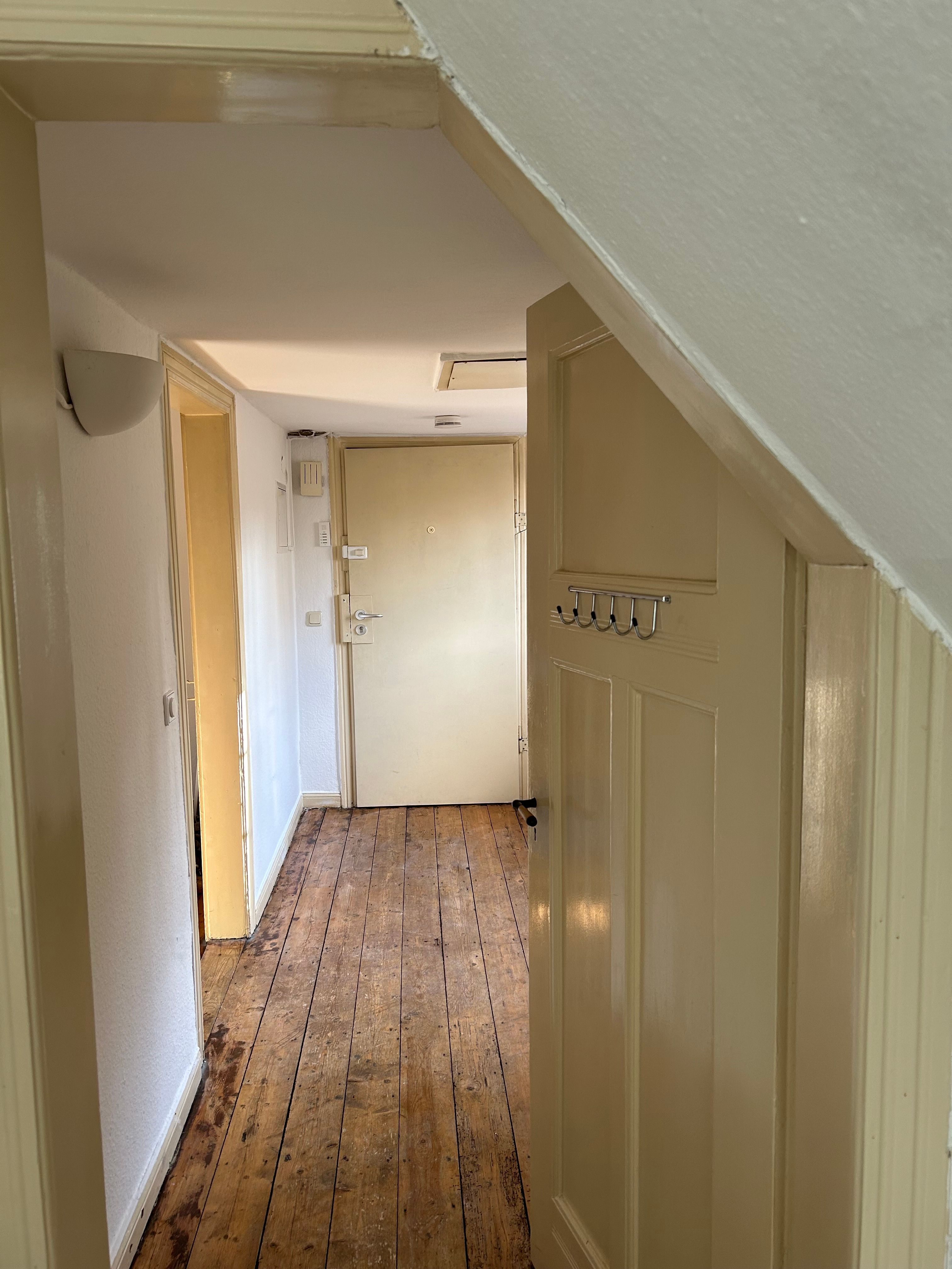  Beautiful Two-Room Attic Apartment In A Green Setting  -  Beautiful two-room attic apartment in a green setting  - Gallery -  5
