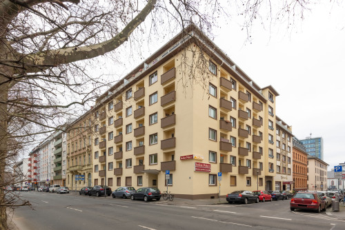 Beautiful and lovely, quiet home, directly down town