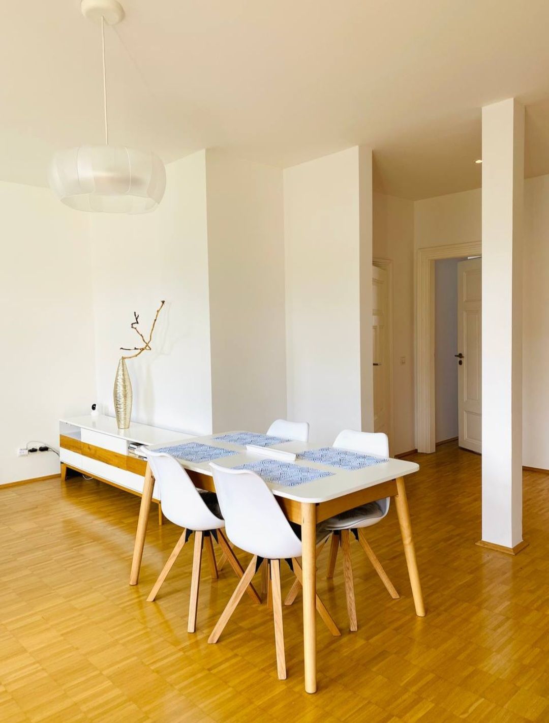 Bright And Modern Apartment In Leipzig - 15