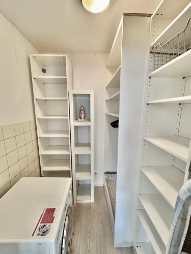 Sunny apartment with 2-3 bedrooms near riverside