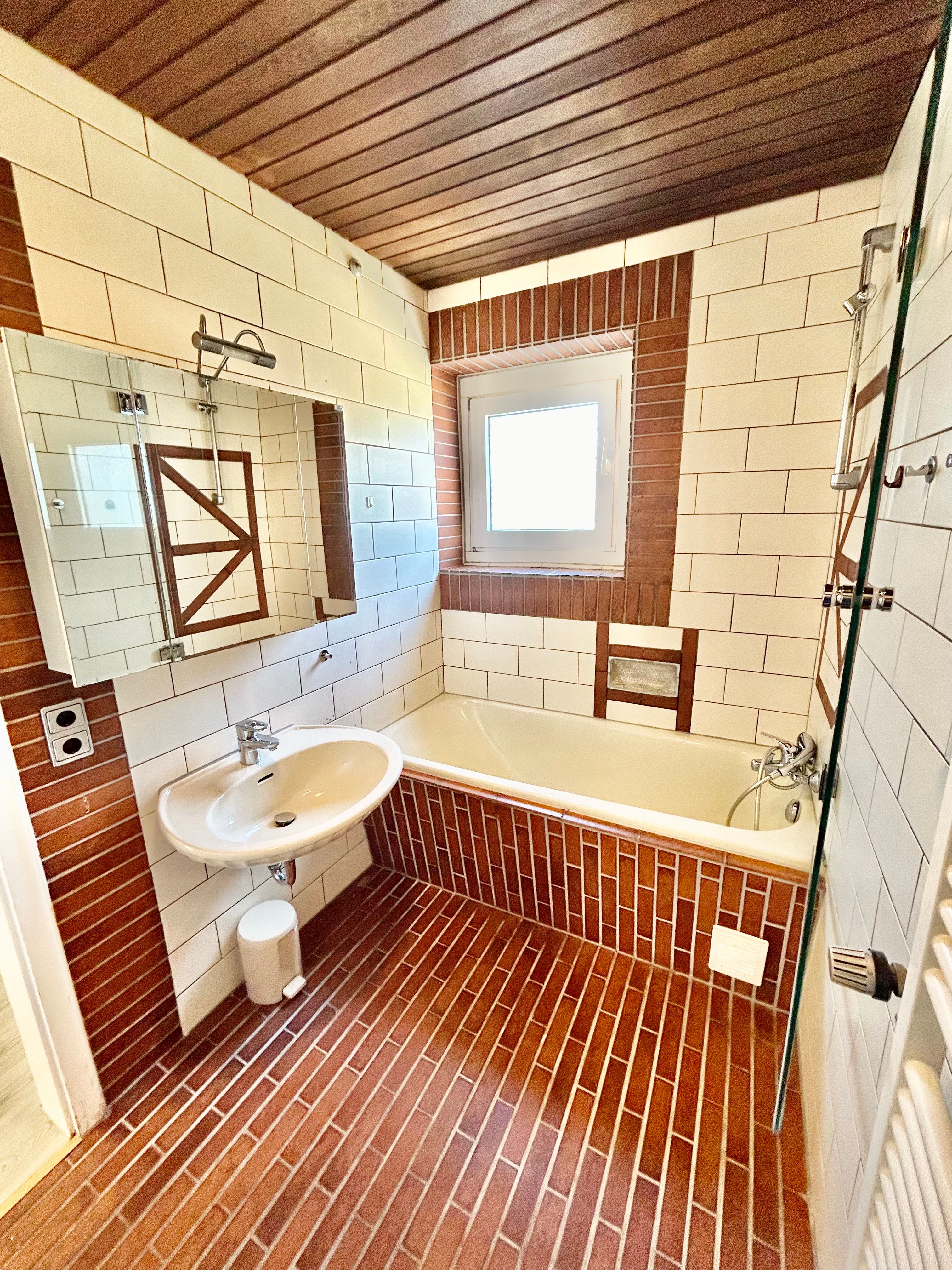 Sunny Apartment With 2-3 Bedrooms Near Riverside - 8
