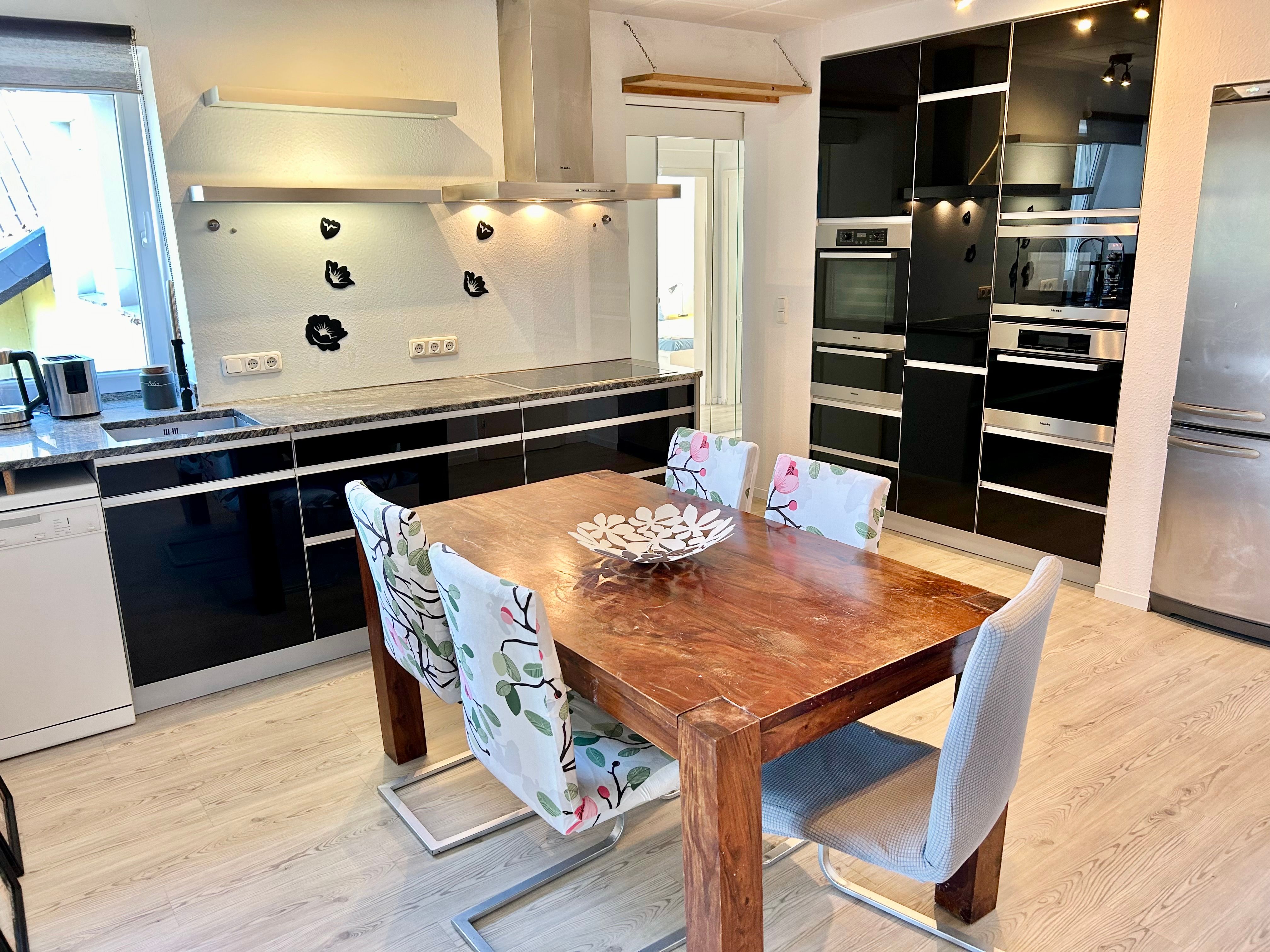 Sunny Apartment With 2-3 Bedrooms Near Riverside - 11
