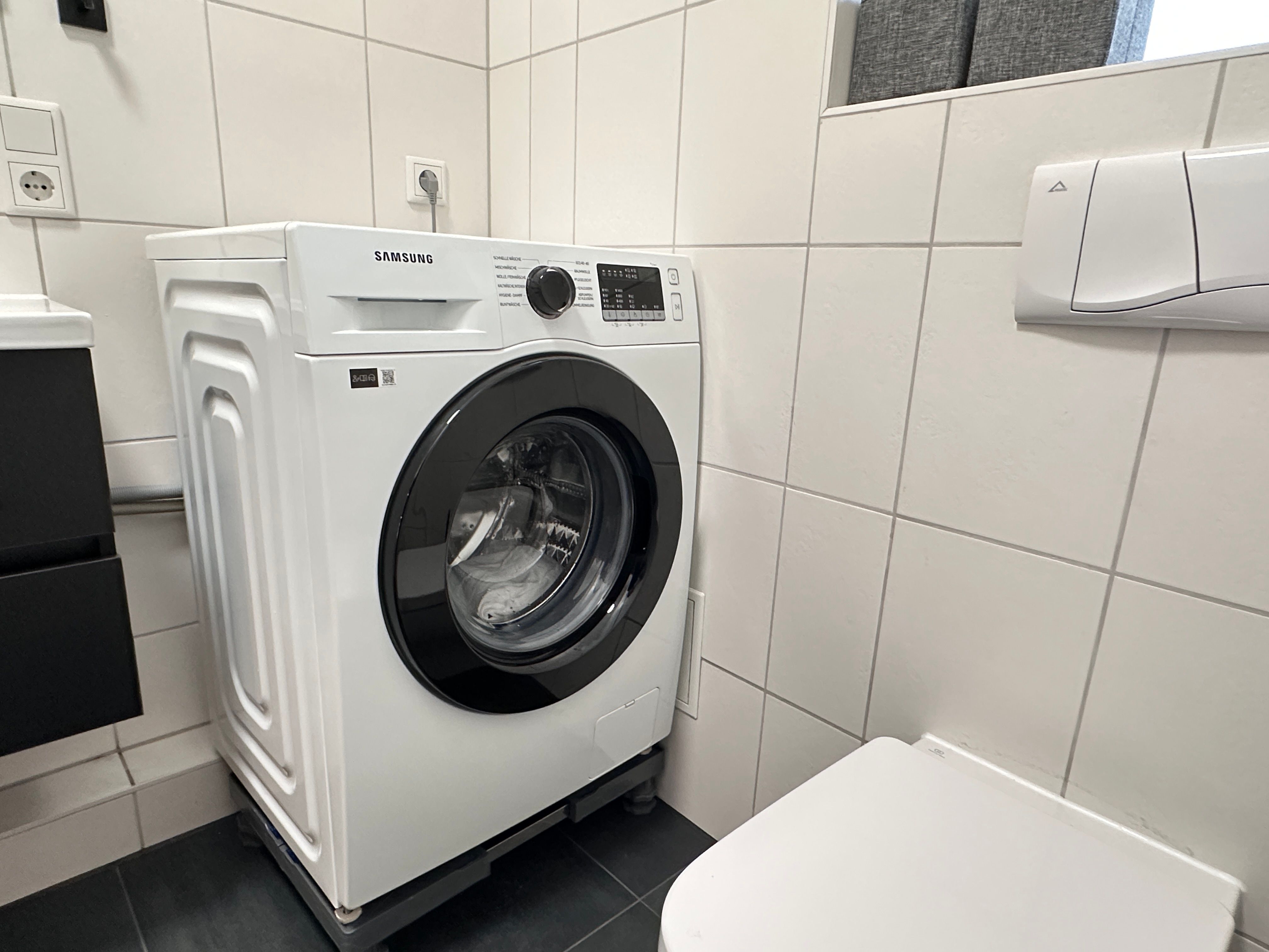 Modern 2-Room Apartment With Balcony In Dresden-Pieschen - High-Quality Furnishings, Central Locatio - 2