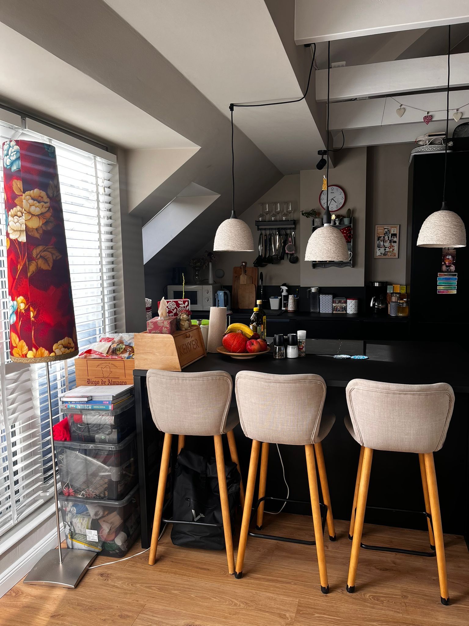  Modern Möblierte 2-Zimmer-Dachgeschosswohnung Mit Balkon In Hamburg-Barmbek  -  Modern möblierte 2-Zimmer-Dachgeschosswohnung mit Balkon in Hamburg-Barmbek  - Gallery -  12