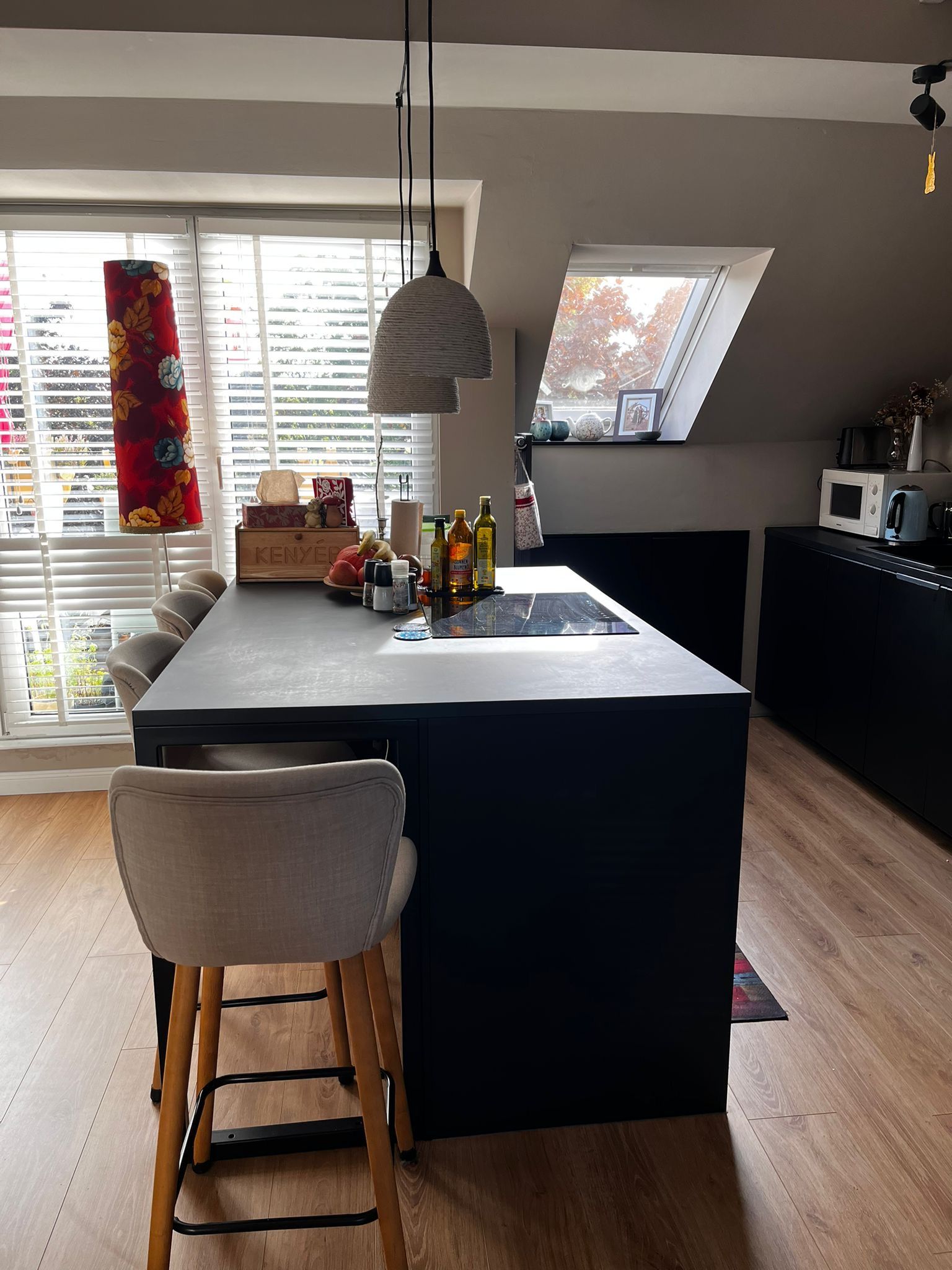  Modern Möblierte 2-Zimmer-Dachgeschosswohnung Mit Balkon In Hamburg-Barmbek  -  Modern möblierte 2-Zimmer-Dachgeschosswohnung mit Balkon in Hamburg-Barmbek  - Gallery -  5