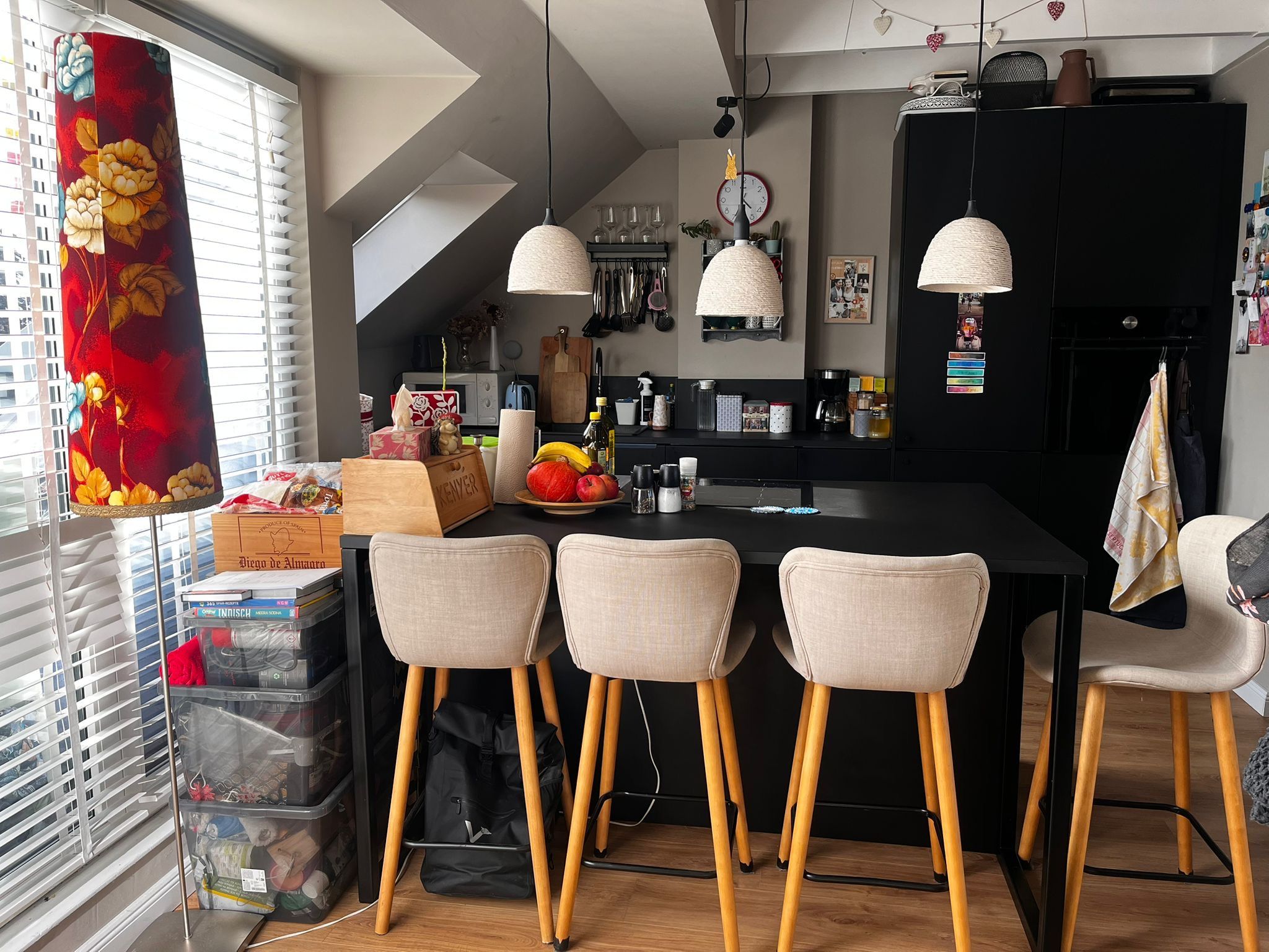  Modern Möblierte 2-Zimmer-Dachgeschosswohnung Mit Balkon In Hamburg-Barmbek  -  Modern möblierte 2-Zimmer-Dachgeschosswohnung mit Balkon in Hamburg-Barmbek  - Gallery -  11