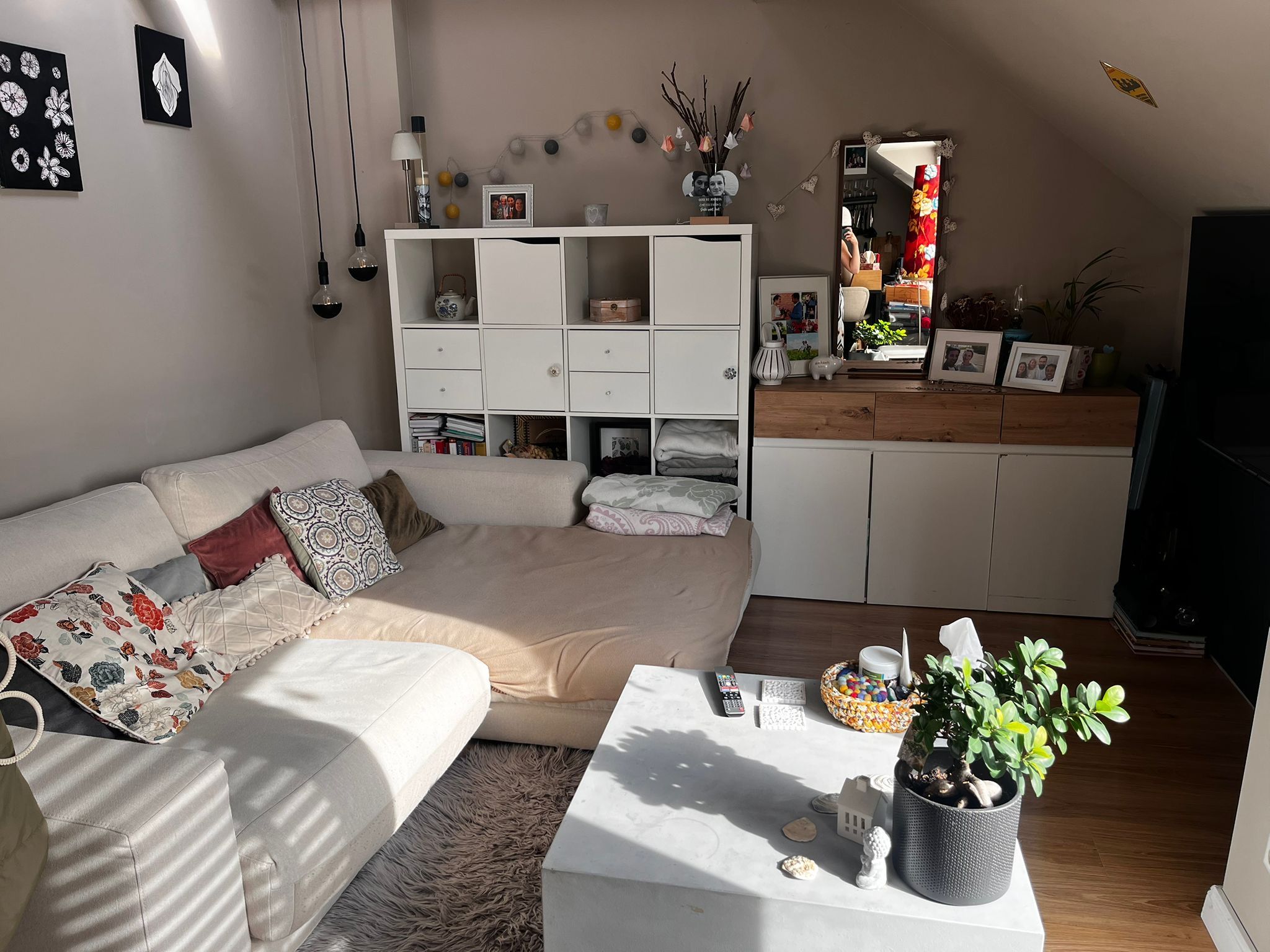  Modern Möblierte 2-Zimmer-Dachgeschosswohnung Mit Balkon In Hamburg-Barmbek  -  Modern möblierte 2-Zimmer-Dachgeschosswohnung mit Balkon in Hamburg-Barmbek  - Gallery -  9
