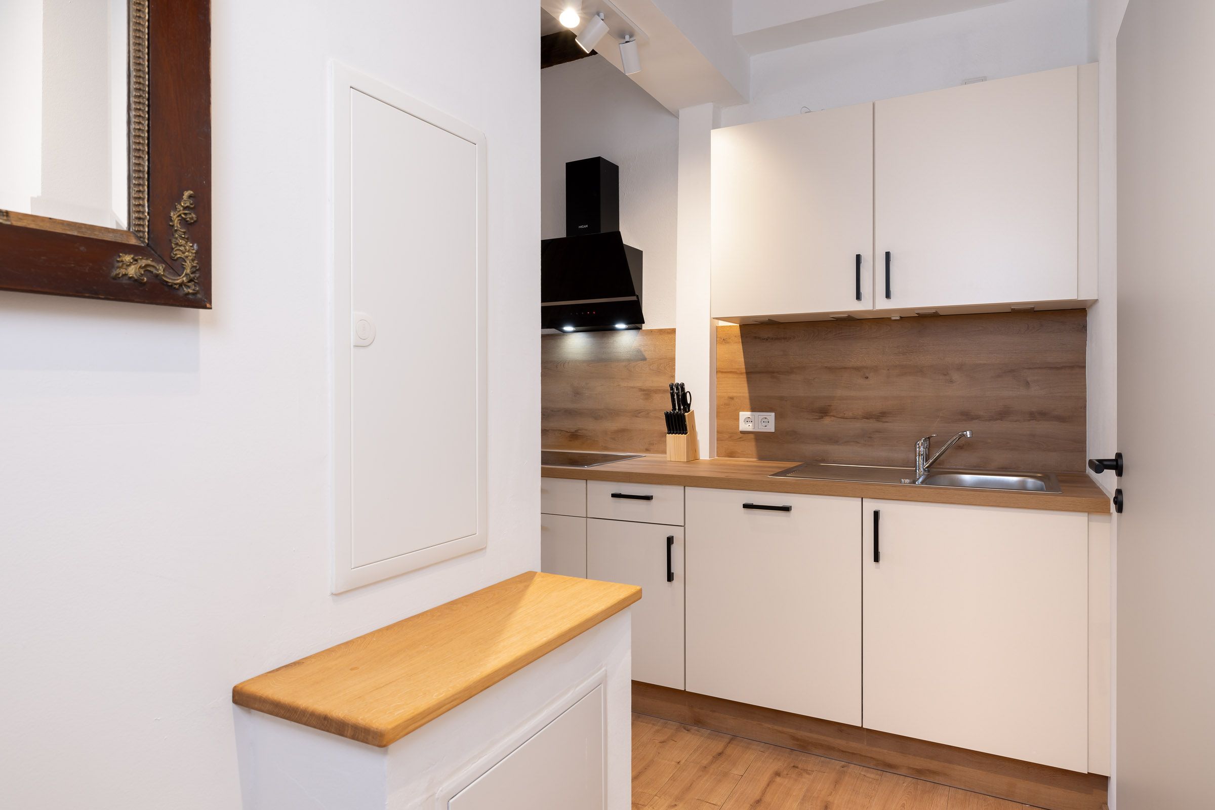  Above The Rooftops: 2 Floors (up To 2 People), Contract With Extension Option, 2024 Fully Renovated,  -  Above the rooftops: 2 floors (up to 2 people), contract with extension option, 2024 fully renovated, fully furnished, super central, old town  - Gallery -  12