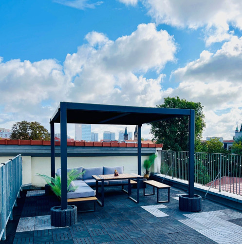 Luxurious penthouse with roof terrace in the old town