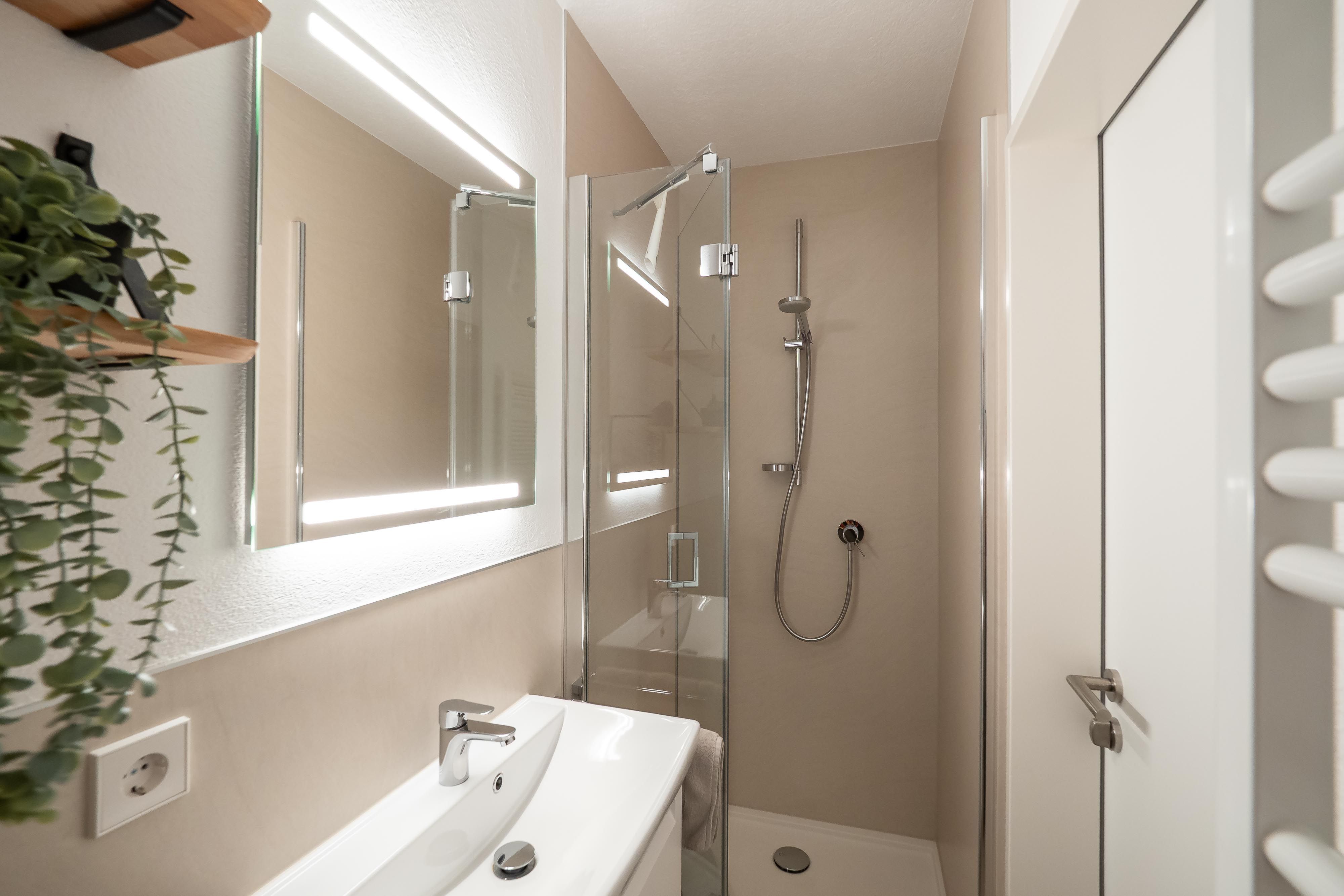 Übersetzung (Englisch): Panorama Apartment Meersburg – Boutique-Inspired Design & Smart Living - 11