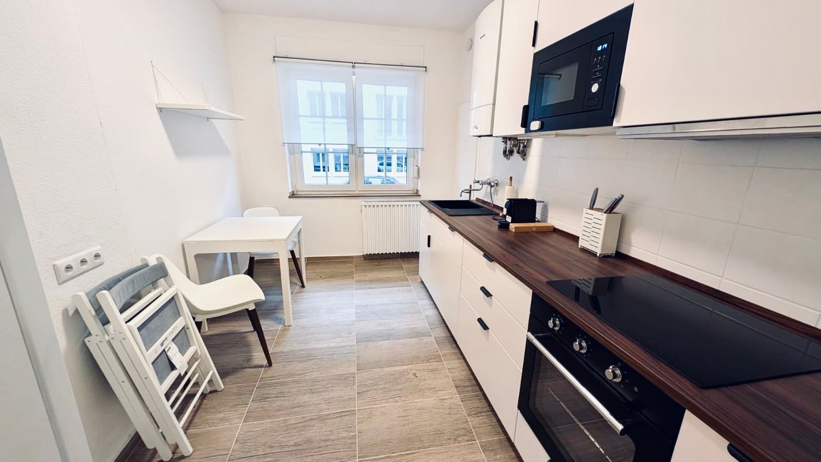 Completely Remodelled 2 Bedroom Apartment In Central Aachen - 1