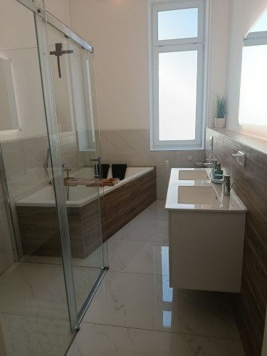 Pretty & fantastic appartement with double bathtube