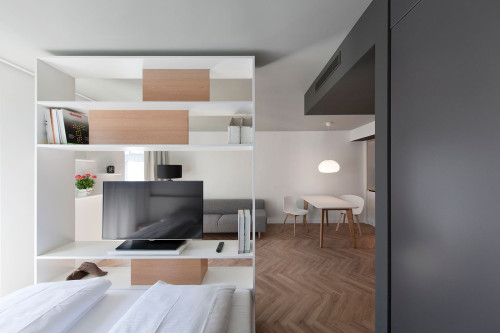 Spacious Studio XL with a kitchenette and seating area in Munich