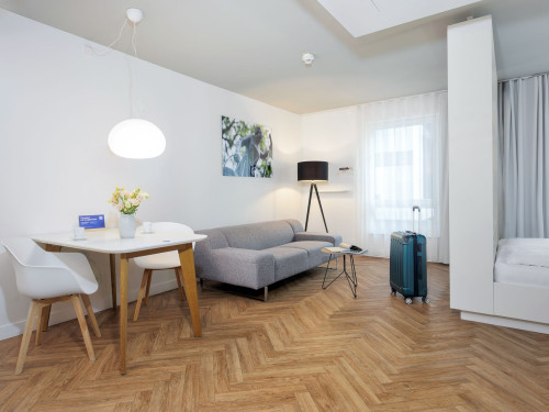 Spacious Studio XL with a kitchenette and seating area in Munich - Gallery - 12