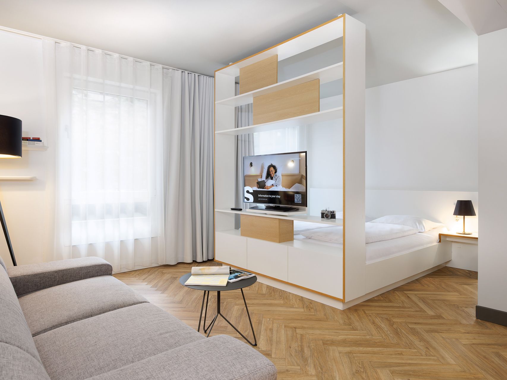 Spacious Studio XL With A Kitchenette And Seating Area In Munich - 14