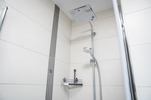 Beautifully furnished serviced apartment in Gera – quiet, modern & with a sunny green view