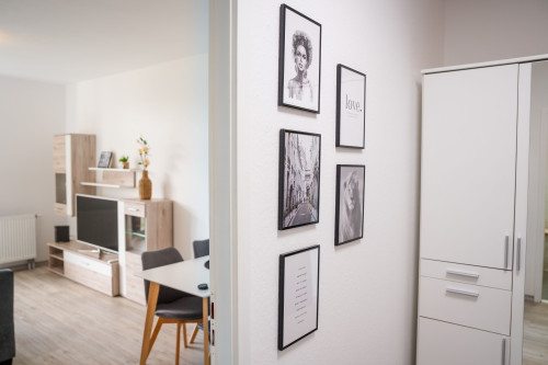 Beautifully furnished serviced apartment in Gera – quiet, modern & with a sunny green view