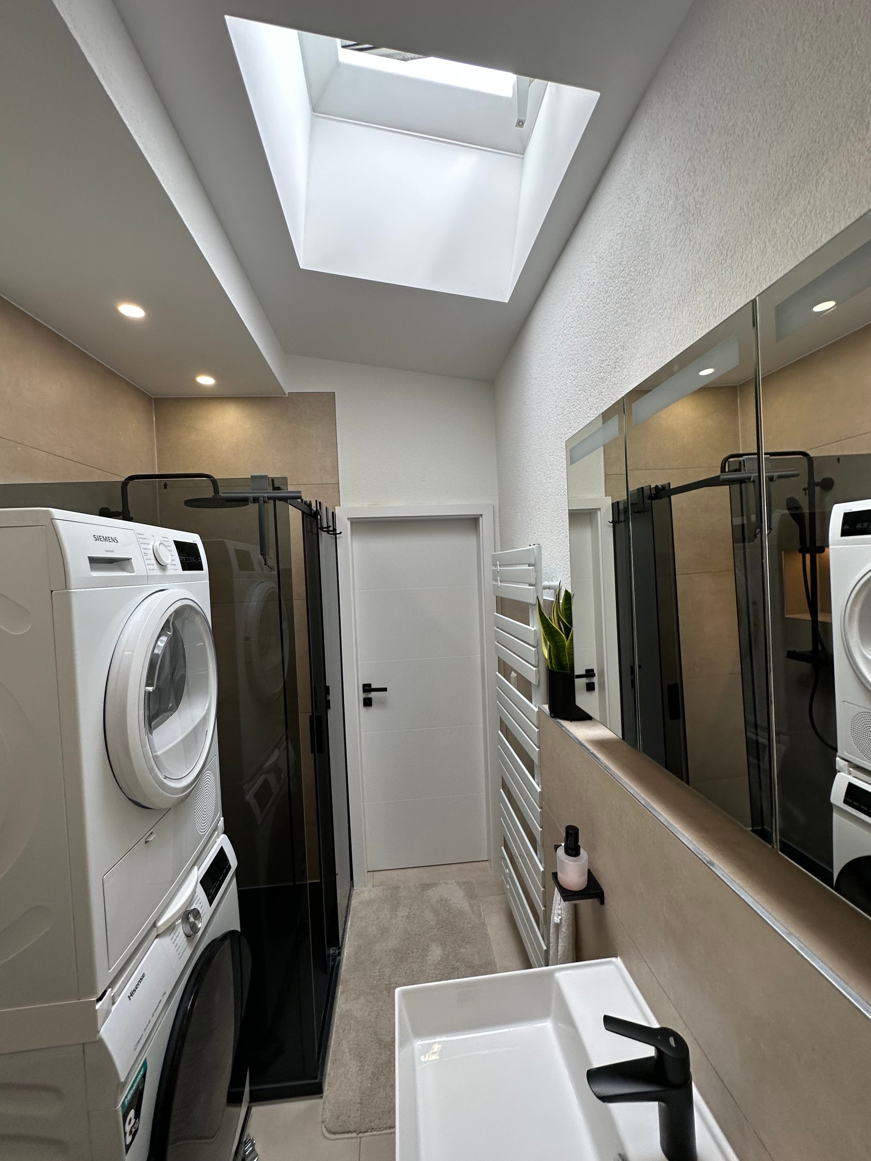 Modern, Renovated, And Fully Furnished (2025) 2.5-Room Apartment In Luxurious Penthouse Style With G - 7