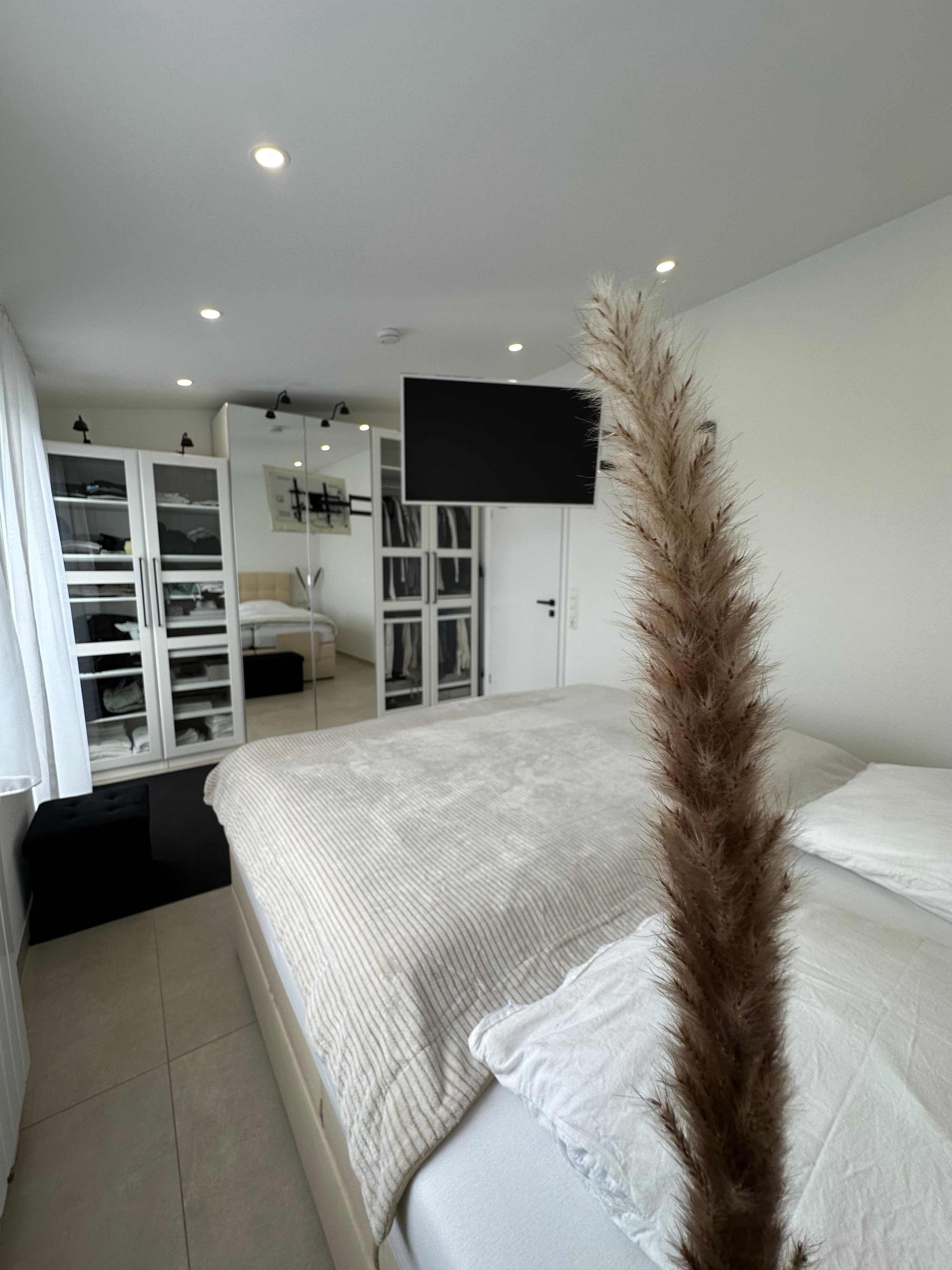 Modern, Renovated, And Fully Furnished (2025) 2.5-Room Apartment In Luxurious Penthouse Style With G - 17