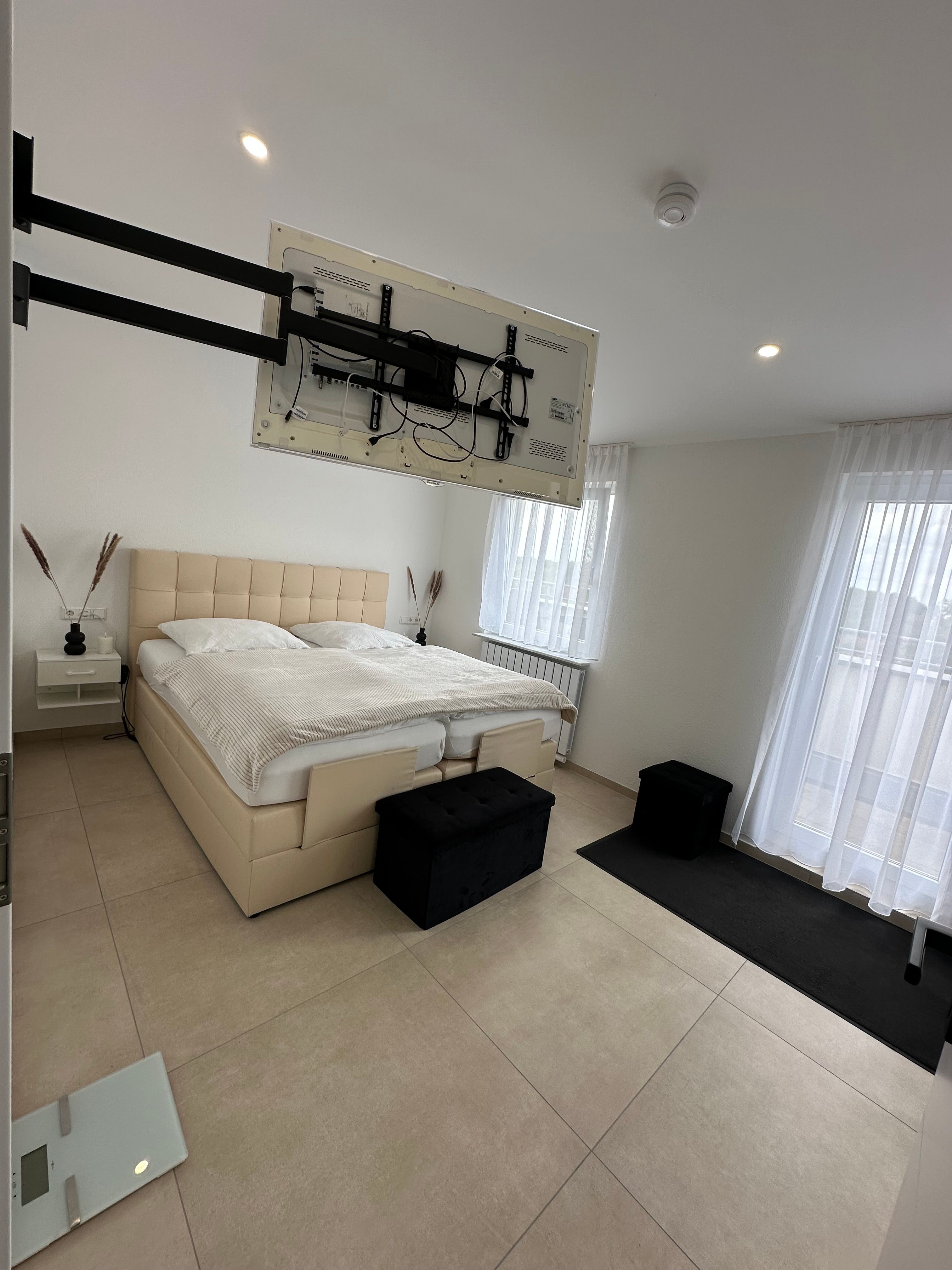 Modern, Renovated, And Fully Furnished (2025) 2.5-Room Apartment In Luxurious Penthouse Style With G - 21