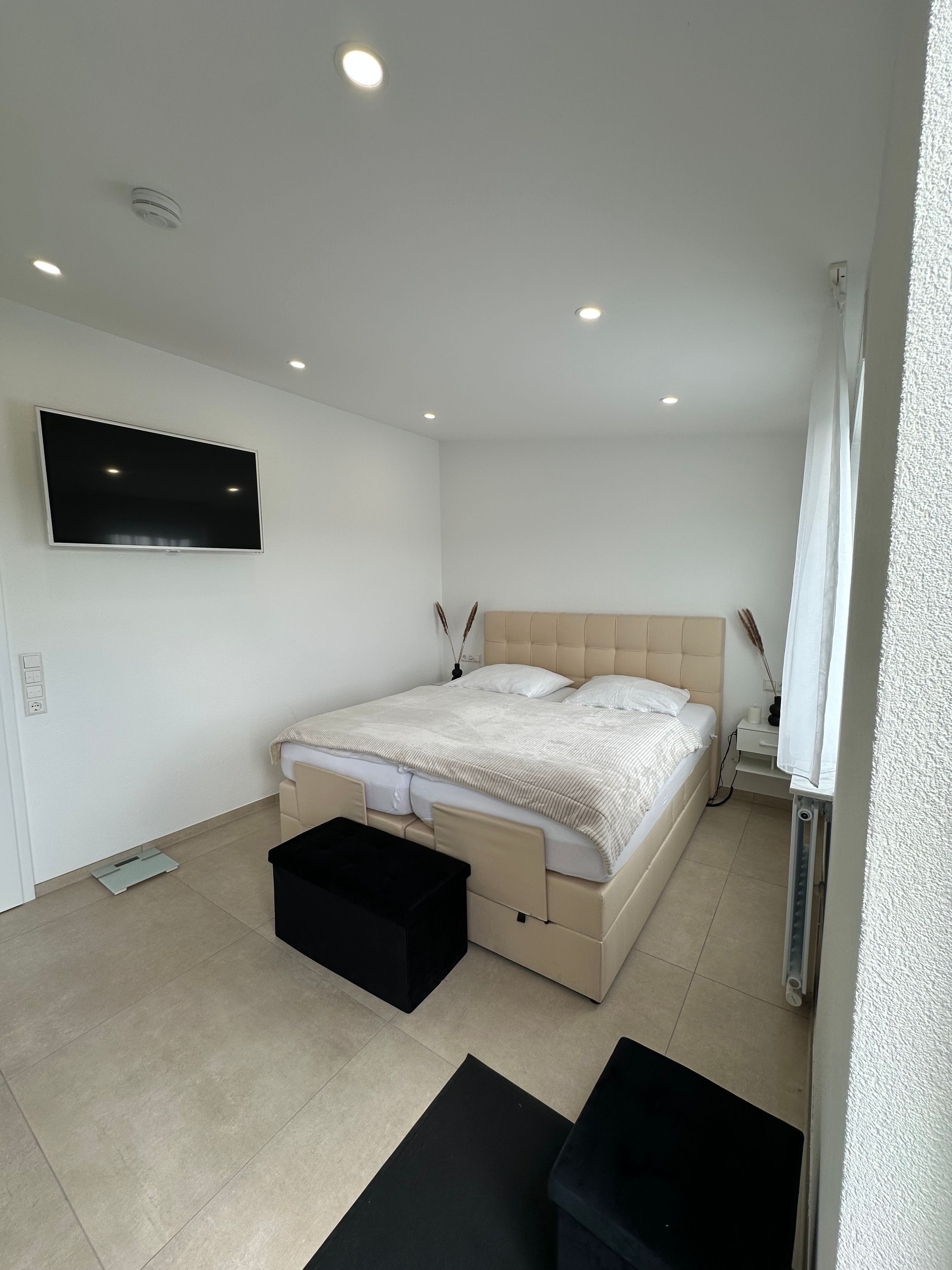 Modern, Renovated, And Fully Furnished (2025) 2.5-Room Apartment In Luxurious Penthouse Style With G - 19