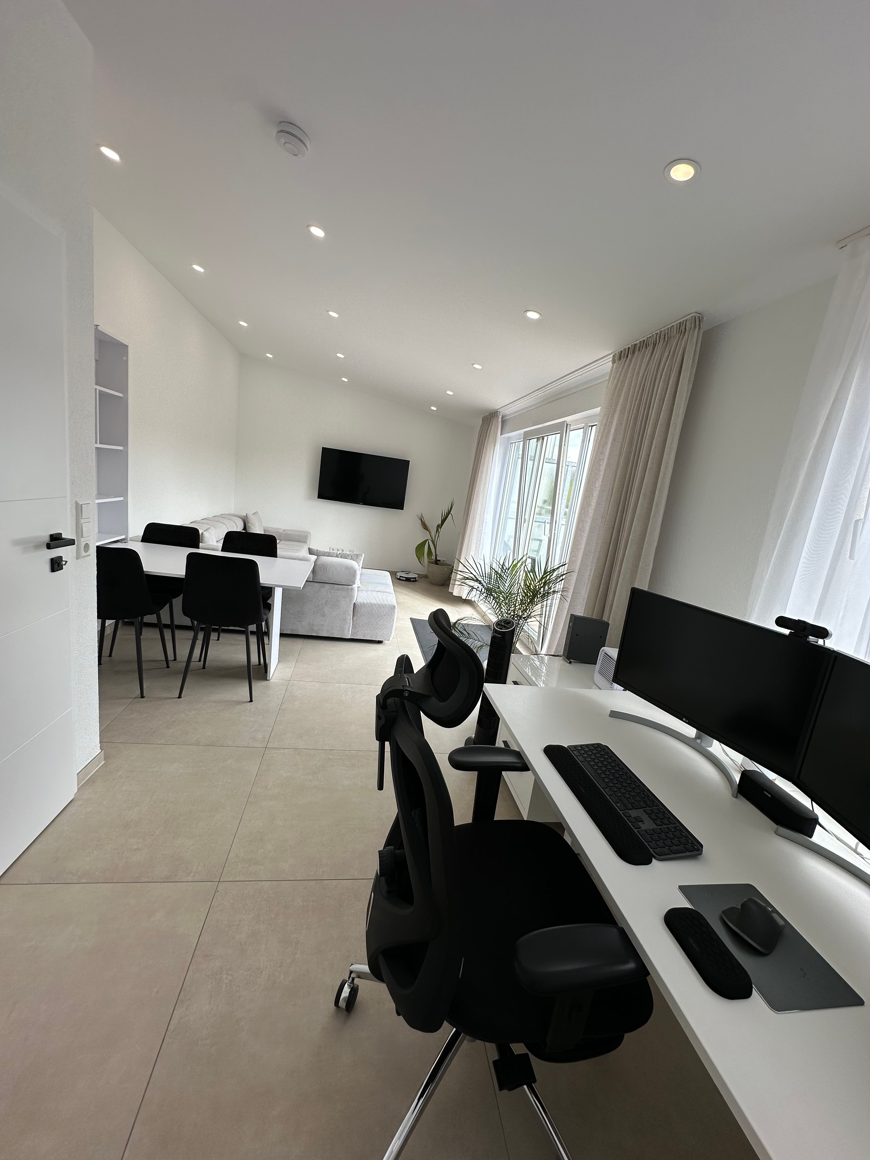 Modern, Renovated, And Fully Furnished (2025) 2.5-Room Apartment In Luxurious Penthouse Style With G - 22