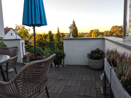 Wonderful, neat studio - great view!