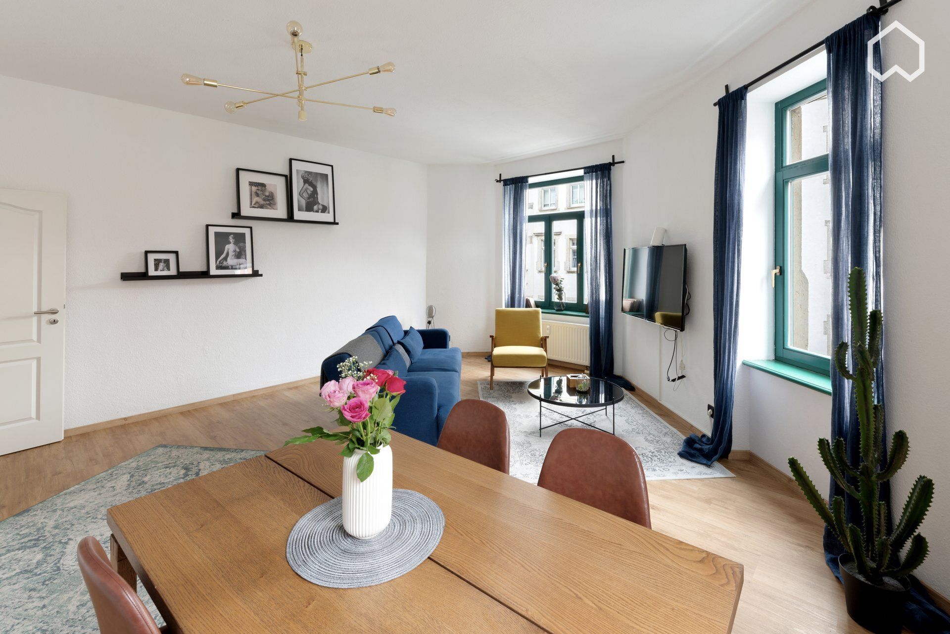 Vinatage Chic Apartment - 14