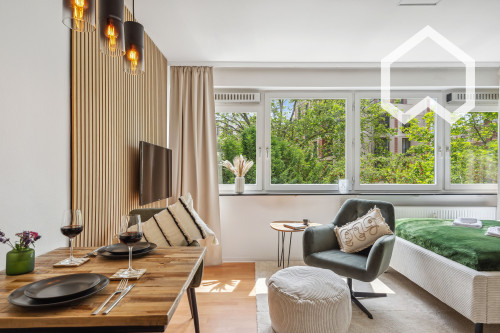 Luxurious, green living near the city center