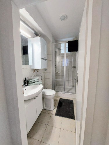 Bright and modern apartment in Krefeld, near Helios Hospital and 16km to Düsseldorf Trade Fair and Airport - Gallery - 6