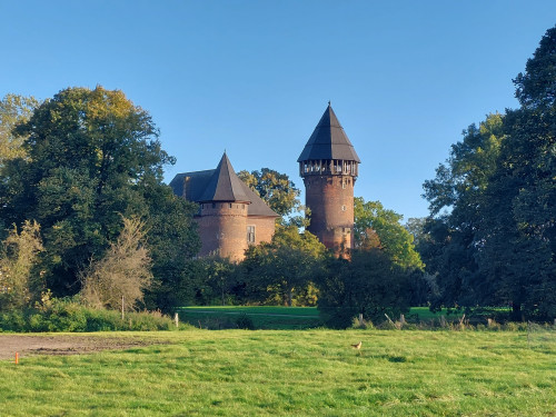 Bright and modern apartment in Krefeld, near Helios Hospital and 16km to Düsseldorf Trade Fair and Airport