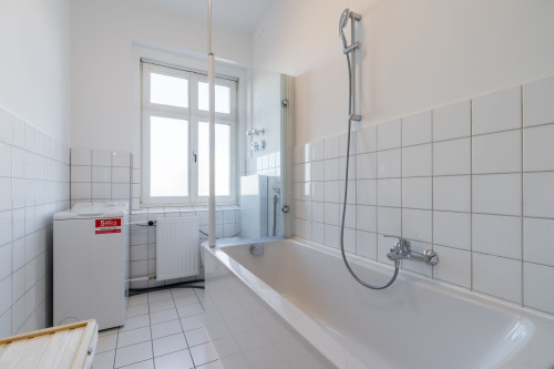 Bright 1-bedroom Apartment in Friedrichshain