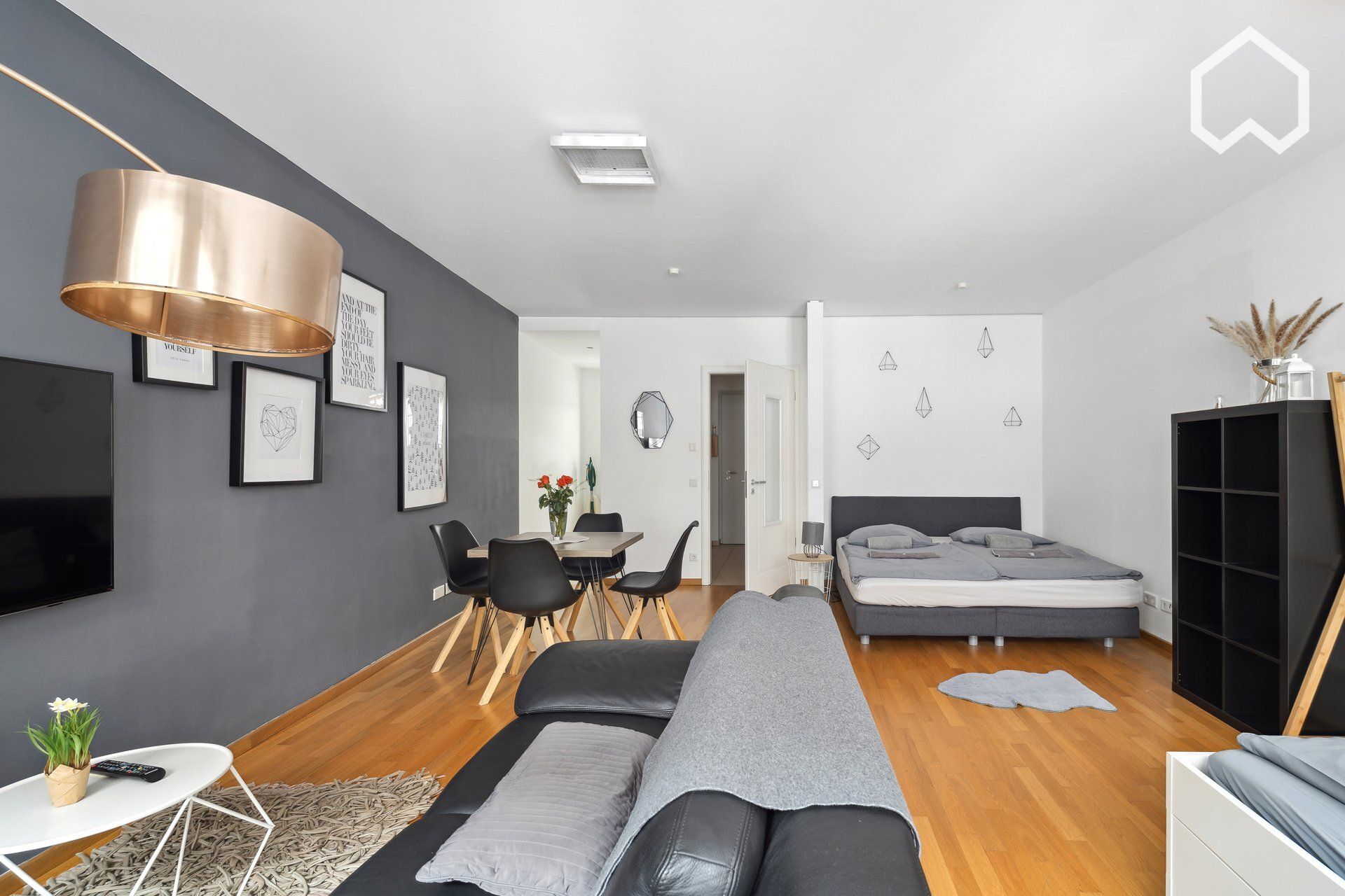 Fashionable & Cozy Studio In Dresden - 5