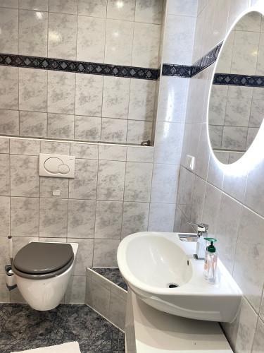Stylish and comfortable 3-room apartment in Hanover, close to the city center, with balcony and excellent public transport connections