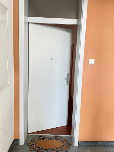 Stylish and comfortable 3-room apartment in Hanover, close to the city center, with balcony and excellent public transport connections - Gallery - 12