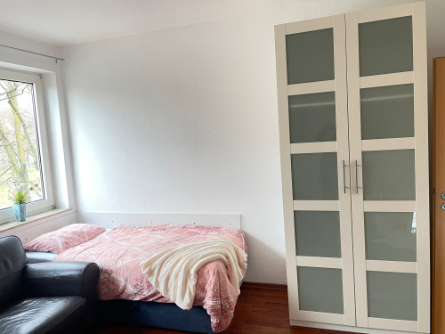 Stylish and comfortable 3-room apartment in Hanover, close to the city center, with balcony and excellent public transport connections - Gallery - 24