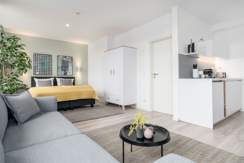 BRIGHT: Design Suite "L" City Center | Kitchen - Gallery - 8