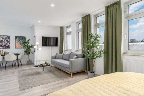 BRIGHT: Design Suite "L" City Center | Kitchen - Gallery - 4