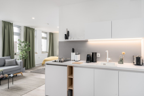BRIGHT: Design Suite "L" City Center | Kitchen - Gallery - 2