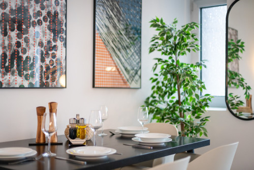 BRIGHT: Design Suite "L" City Center | Kitchen