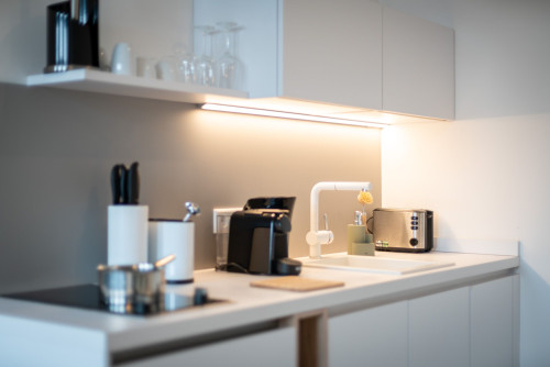 BRIGHT: Design Suite "L" City Center | Kitchen